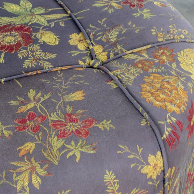 Wood Late 20th Century Traditional Large Octagon Ottoman With Floral Tapestry Button Tufted Cushion Top For Sale - Image 7 of 17