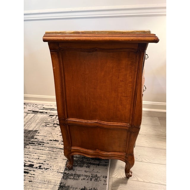 Wood Vintage Danby French Provincial Marble Top Commode Chest – Mid-Century Louis XV Style 3-Drawer Nightstand Side Table For Sale - Image 7 of 8