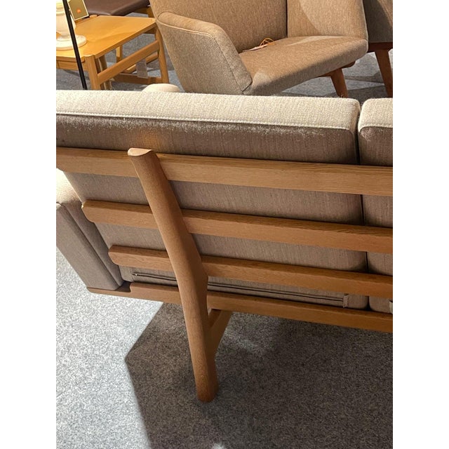 Model Ge236 Sofa by Hans J. Wegner for Getama For Sale - Image 4 of 7