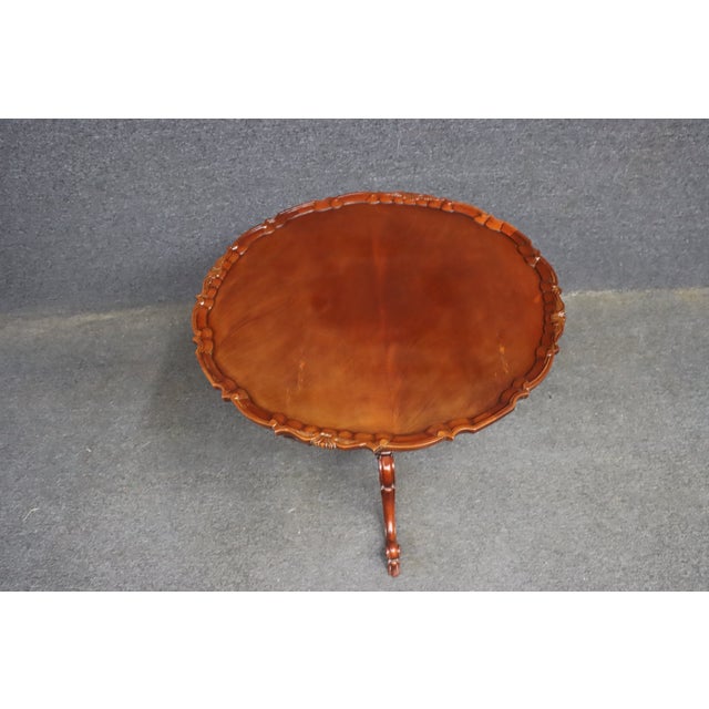 Hickory Furniture Hickory Chair Mount Vernon Collection Carved Mahogany Pie-Crust Side Table For Sale - Image 4 of 8