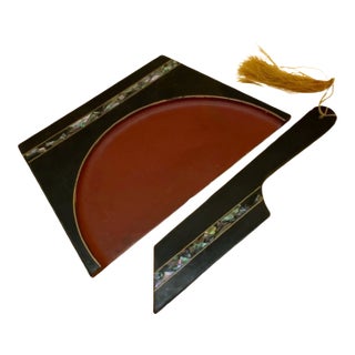 Vintage Japanese Lacquered Wood Silent Butler Crumber With Abalone Inlay For Sale