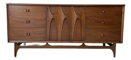 Example of Broyhill Dressers and Chests of Drawers