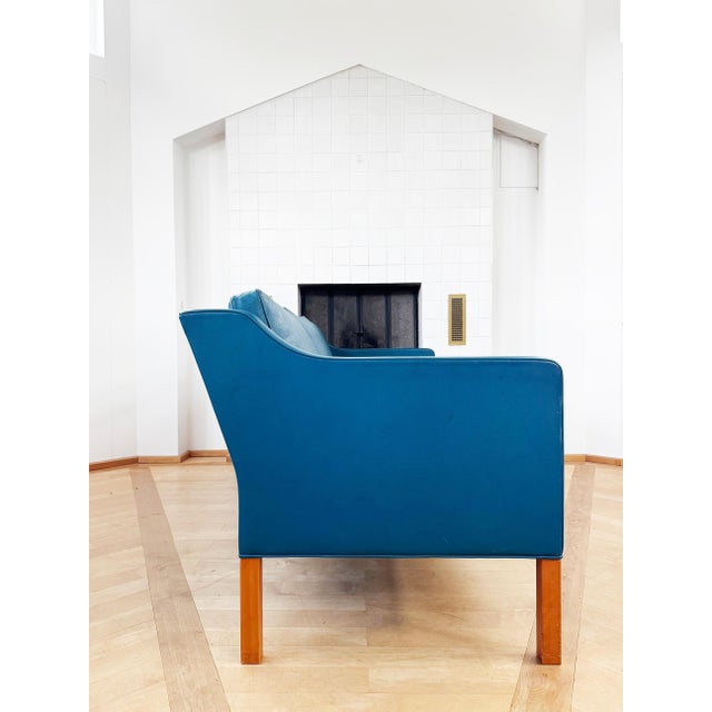 Mid-Century Modern 1970s Attributed to Børge Mogensen 2323 3-seat Petrol Blue Deep Teal Bison leather sofa Fredericia For Sale - Image 3 of 14