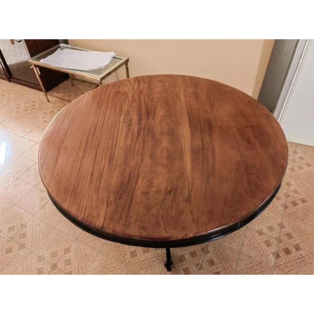 Late 19th Century Round Table in Mahogany, in Flawless conditions. Designed before 1890