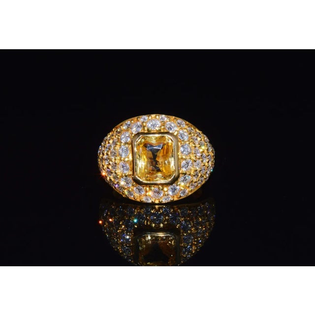 Early 21st Century GIA Natural 5.7Cts VS Diamond Unheated Yellow Sapphire 18K Gold Bombay Dome Ring, size 6.5 For Sale - Image 5 of 9