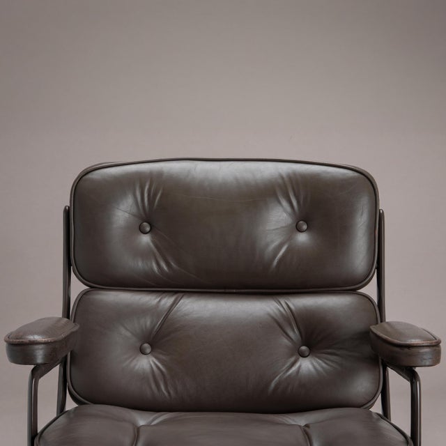 Eames Time Life Executive Chair by Herman Miller in Original Cigar Brown Leather & Brown Coated Frame For Sale In New York - Image 6 of 12