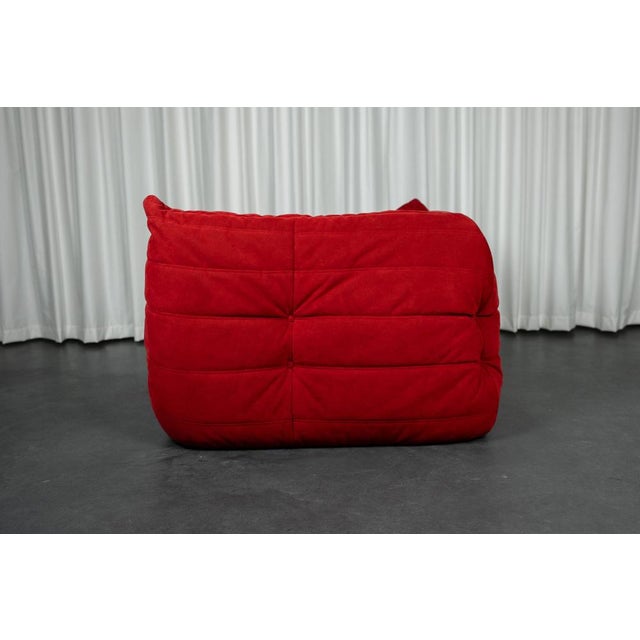 Angle Togo created by Michel Ducaroy for Ligne Roset in 1973 This model in excellent condition comes from contemporary...