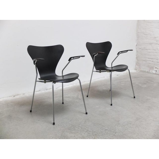 3207 Armchairs by Arne Jacobsen for Fritz Hansen, 1980, Set of 2 For Sale - Image 3 of 16