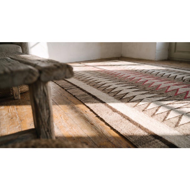 1920s Gray Geometric Tribal Antique American Navajo Rug 4'9" X 7'7" Flatweave Wool Carpet For Sale - Image 11 of 13