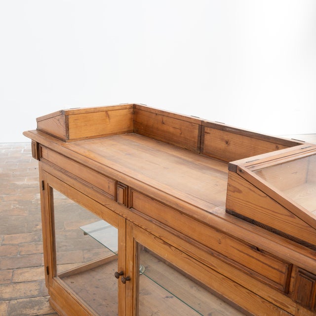 Antique Display Case in Glass and Pine, 1920 For Sale - Image 13 of 18