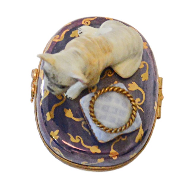 Vintage Rochard Limoges French Bulldog & Ring Cushion Porcelain Trinket Box – Circa Late 20th Century For Sale - Image 10 of 11
