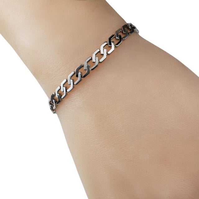 Caplain St. Andre France 18K White Gold Link Bracelet- This elegant bracelet is a testament to French elegance and...