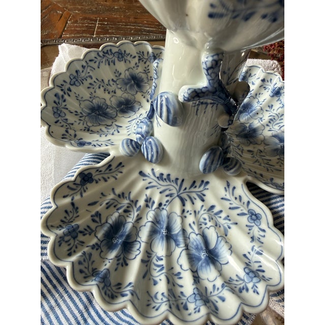 Vintage Maitland-Smith Blue and White Porcelain Pickle Stand Sweetmeat Dish – Bonnin & Morris Style – Seashell Coral Motif For Sale In Chicago - Image 6 of 10