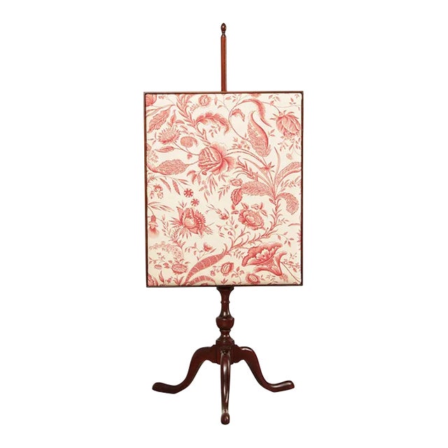 1980s Queen Anne Colonial Williamsburg Style Mahogany and Tapestry Firescreen For Sale