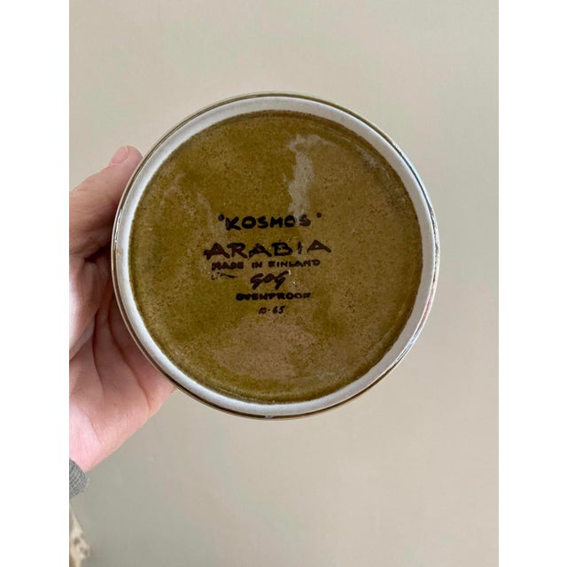 Ceramic MCM Vintage Arabia Fruit Bowl in Kosmos Pattern Made in Finland For Sale - Image 7 of 8