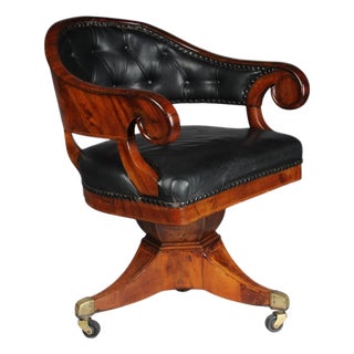 Antique English Chesterfield Captain's Desk Chair in Mahogany, 1830s For Sale