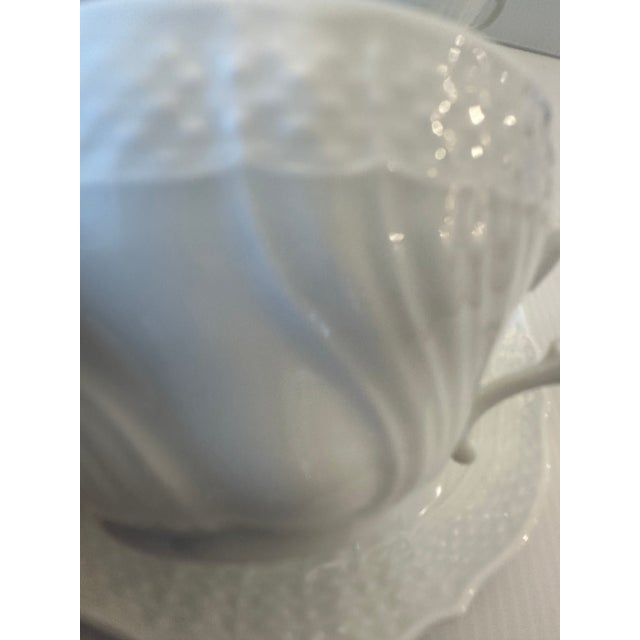 1900 - 1909 1900s Richard Ginory Italy Oversized White Tea Cup and Saucer - Set for Four(4) For Sale - Image 5 of 17