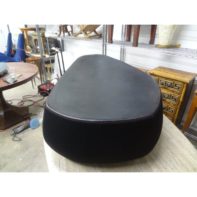 Moroso 1980s Italian Postmodern Sculptural Bench or Pouf by Moroso For Sale - Image 4 of 13