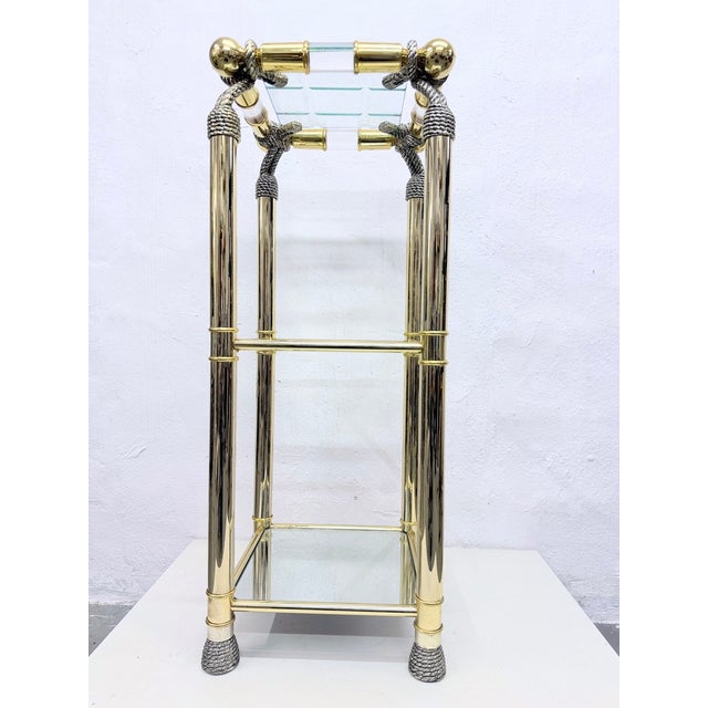 1980s Hollywood Regency 2-Tone Brass and Acrylic Tiered Serving Stand attributed to Curvasa Muebles, 1970s For Sale - Image 5 of 12