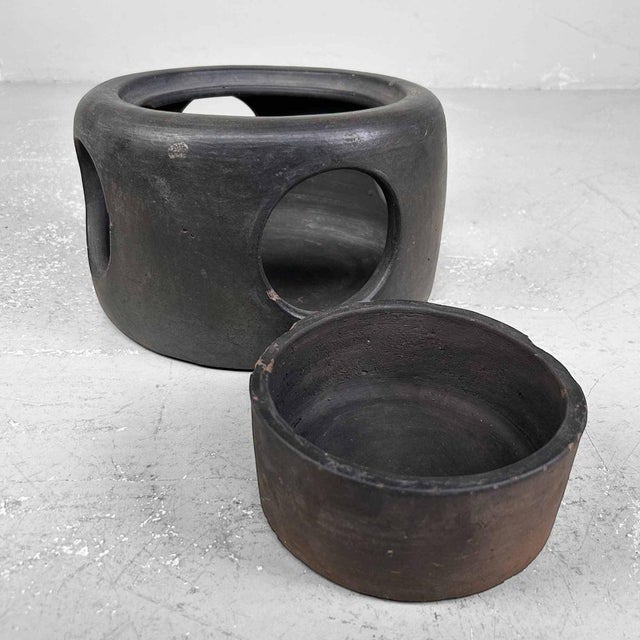 Minimalist Earthenware Fire Pot, Japan, 1890s For Sale - Image 16 of 17