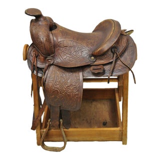 Vintage Late 20th Century Brown Tooled Leather Embossed Western Horse Saddle For Sale