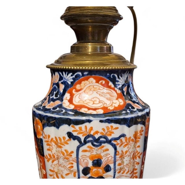 Pair of Imari Porcelain Table Lamps – 19th Century A splendid and elegant pair of table lamps made from two Japanese Imari...
