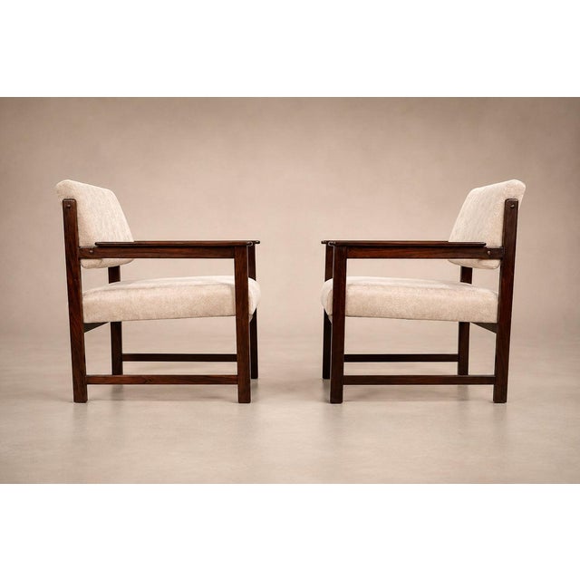 Pair of Brazilian Mid-Century Modern Rosewood Armchairs by Jorge Jabour Mauad for Cantù Móveis, Cream Mohair, Brazil, 1960s For Sale - Image 18 of 18