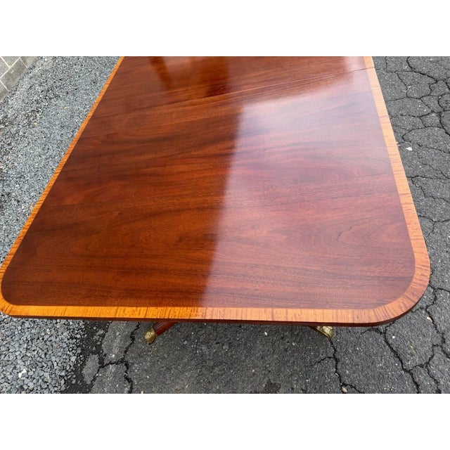 Mid 20th Century Vintage Regency Style Cross Banded Mahogany Dining Table With 2 Leaves by Biggs Furnture For Sale - Image 5 of 18