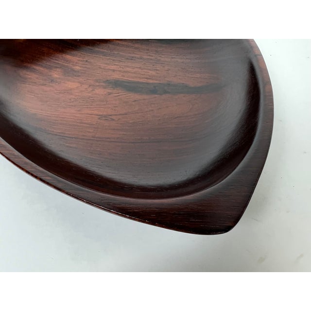 Vintage Brazilian modern bowl crafted in solid Jacaranda Rosewood by Jac-Arte. Maker: Jac Art Year: 1960s Origin: Brazil...