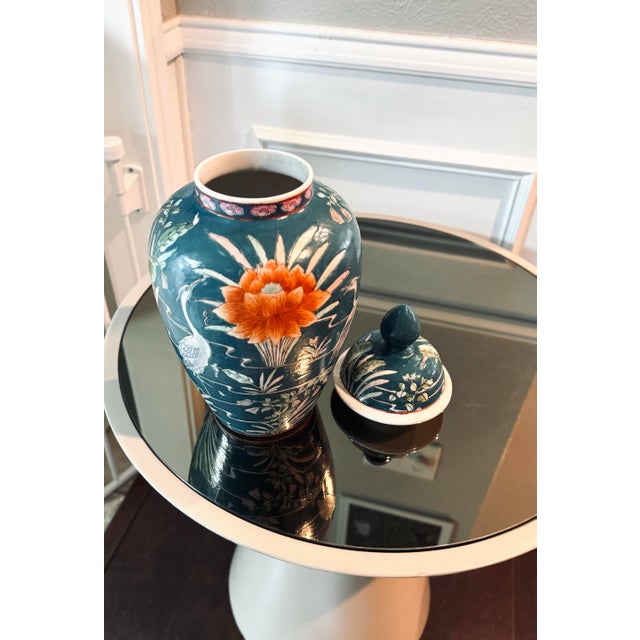 1960s Mid-20th Century Chinese Porcelain Vase With Crane and Lotus Motifs For Sale - Image 5 of 11