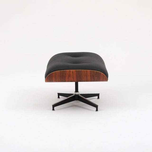 Eames Lounge Chair and Ottoman in Rosewood and Black Leather by Charles & Ray Eames for Herman Miller For Sale - Image 16 of 18