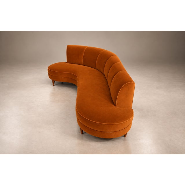 Brazilian Modern Sculptural Curved Sofa in Burnt Sienna Mohair Velvet, Brazil, 1950s For Sale - Image 17 of 18