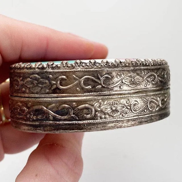 Small Oval Chinoiserie Painted Ceramic and Metal Trinket Box With Mirror Lid For Sale - Image 4 of 7