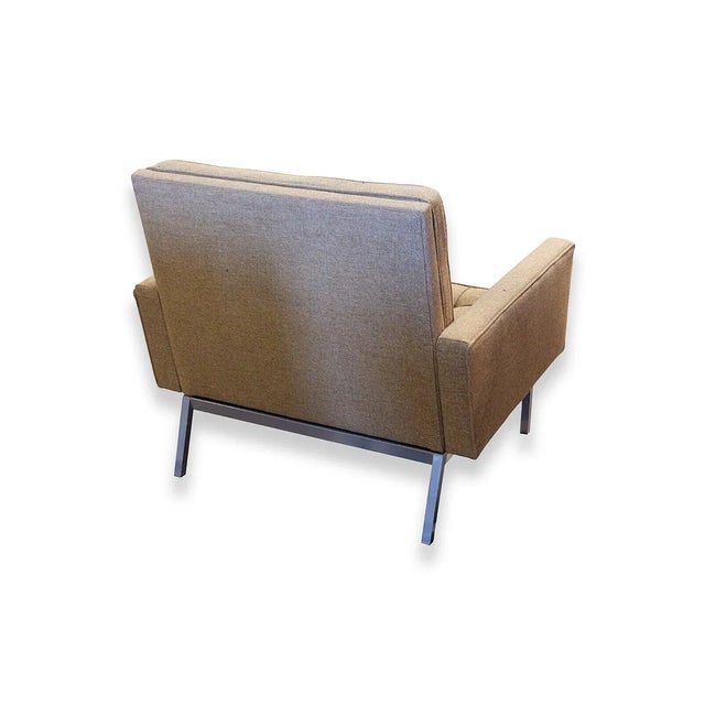 Late 20th Century Pair of Mid-Century Modern Florence Knoll Relaxed Armchairs For Sale - Image 5 of 9