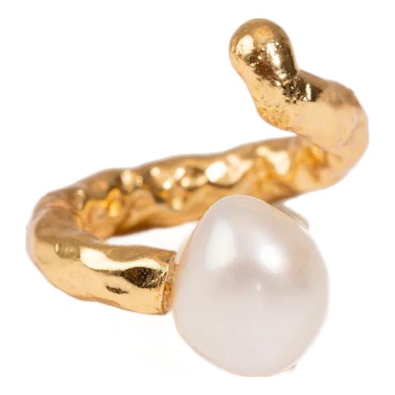 Divine Touch Pearl Gold Ring, Size 5 For Sale