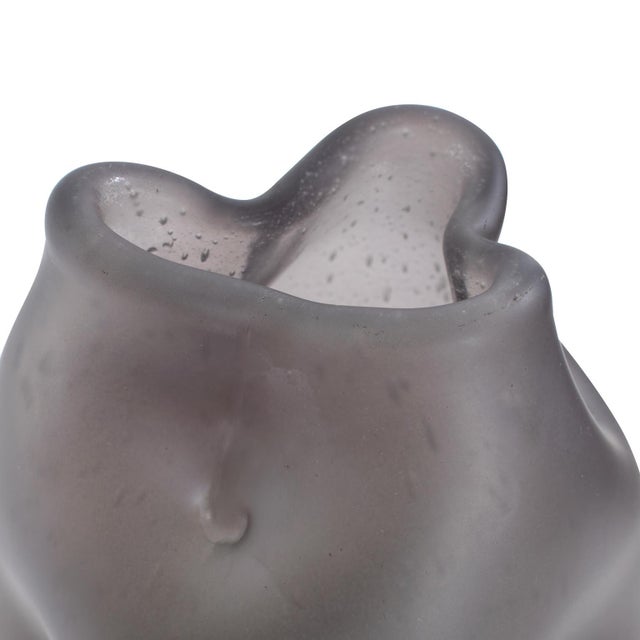 Kenneth Ludwig Chicago Electric Flow Free Formed Vase For Sale - Image 4 of 10