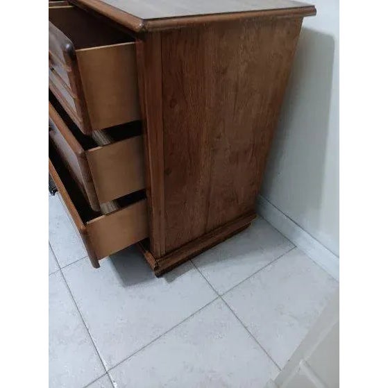 1980s 1980s Vintage Solid Oak Contemporary Rustic Farmhouse Style Dresser 7 Drawer For Sale - Image 5 of 9