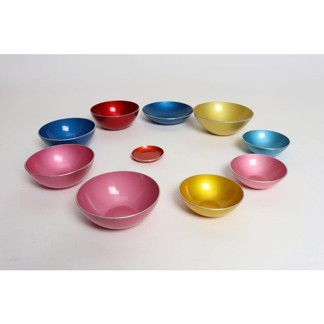 Mid-Century Modern Set of Ten Norwegian Modern Enamel Multi-Color Bowls by Bjørn Engø for Emalox For Sale - Image 3 of 18