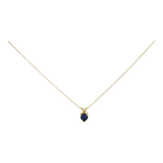 14K Yellow Gold 5X5 MM Heart Shaped Blue Sapphire Solitaire Pendant Necklace For Sale