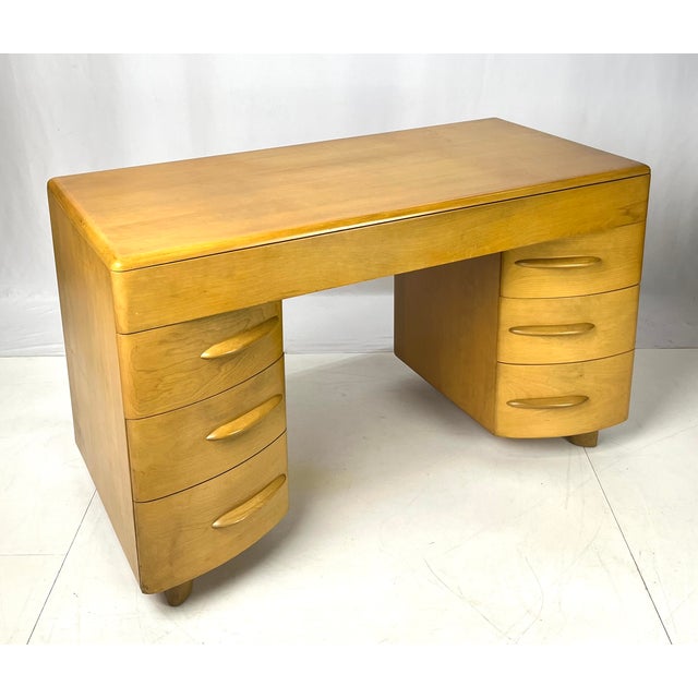 Mid-Century Modern Heywood-Wakefield Solid Birch Kneehole Desk in "Wheat" Finish For Sale - Image 6 of 18