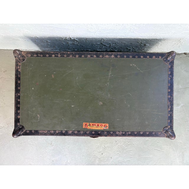 Vintage Samson Green Foot Locker Trunk by Shwayder Bros., Usa, C. 1935–1945 For Sale - Image 4 of 12