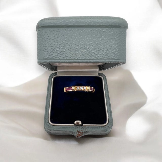 Contemporary Cartier - Contessa Vintage Wedding Ring in Yellow and White Gold, Diamonds, Rubies, Size 6.5 For Sale - Image 3 of 7