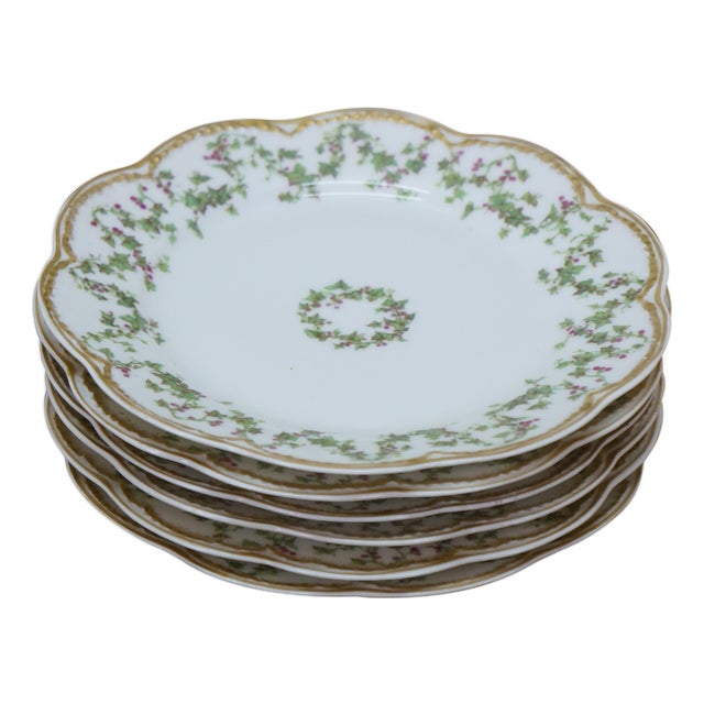 Antique Haviland Limoges France Scalloped Holly Berry Wreath Plates 6" - Set of 6 For Sale