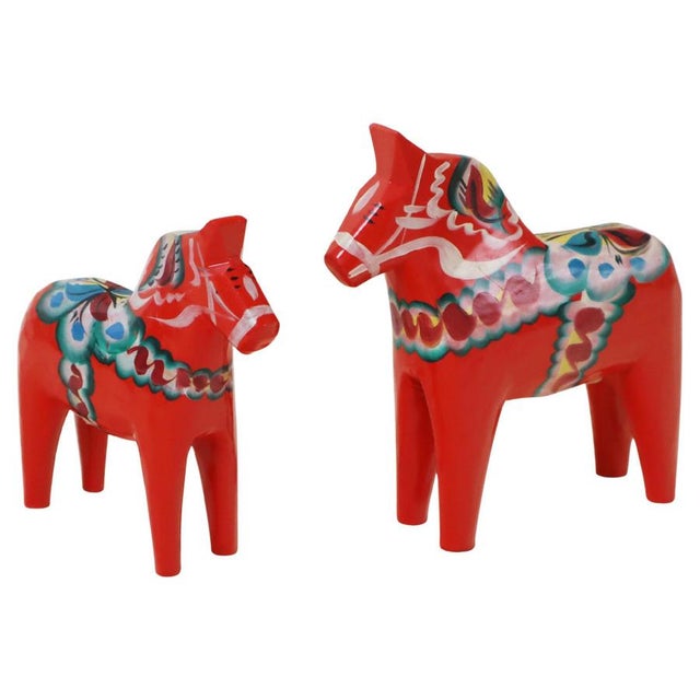 Swedish Folk Art Hand-Carved Dala Horses, 1970s, Set of 2 For Sale - Image 10 of 10