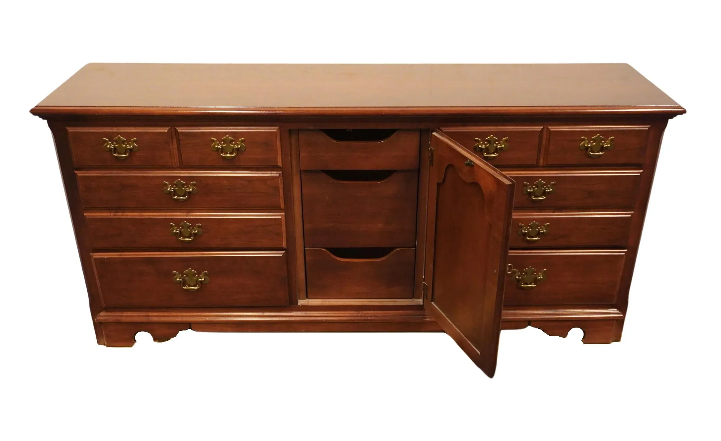 Thomasville Furniture Winston Court Solid Cherry Traditional Style