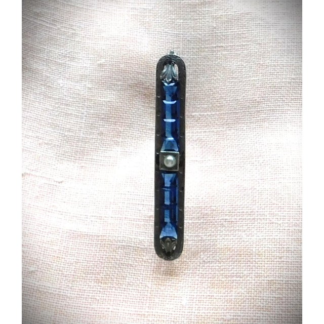 Blue Square Cut Art Deco Stone Bar Pin, Seed Pearl, Silver For Sale - Image 10 of 12