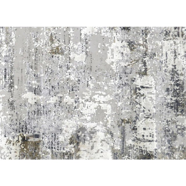 Contemporary Turkish Loomed Rug. Affordable elegance at its best, this contemporary rug consists of transitional and bold...