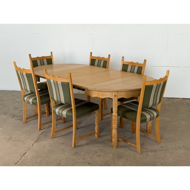1970s Scandinavian Modern Oak Extending Dining Table by Henning Kjærnulf, 1970s For Sale - Image 5 of 10