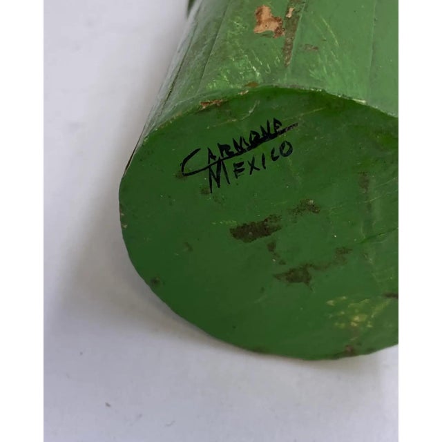 1960s Vintage Bamboo Paper Mâché Table Lighter – Mid-Century Modern Tiki Barware With Hand-Painted Floral Design For Sale - Image 5 of 5