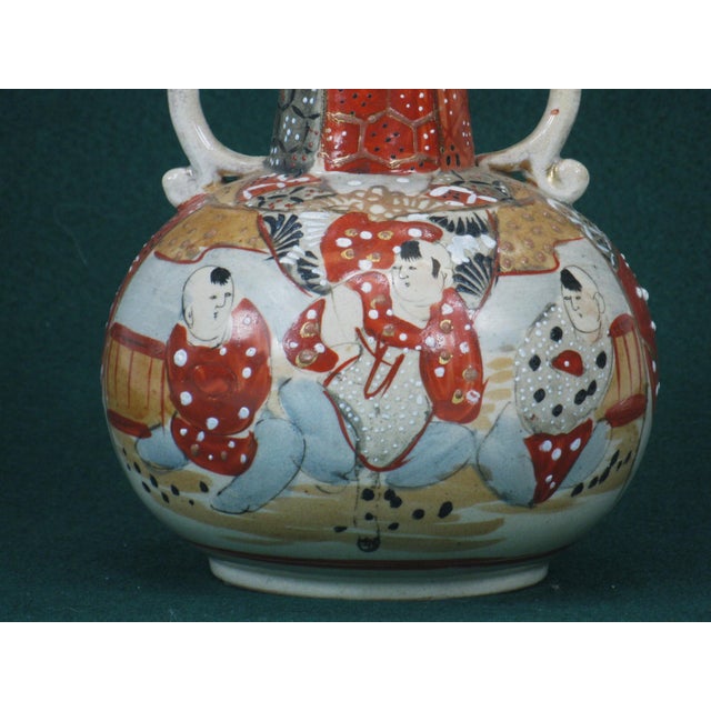 Burnt Orange Vase Japanese Satsuma Figurine Handles Antique Oriental Pottery Japan Men Ladies For Sale - Image 8 of 18